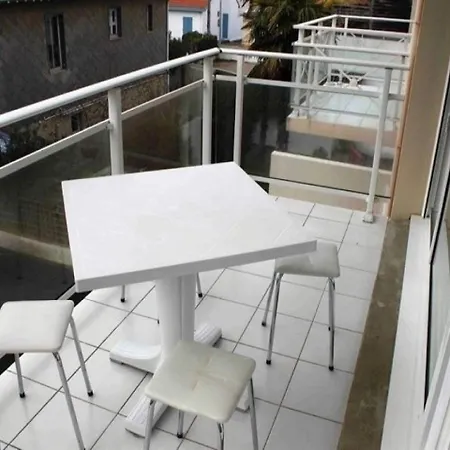 Apartment Proche Pereire - Quatre Personnes